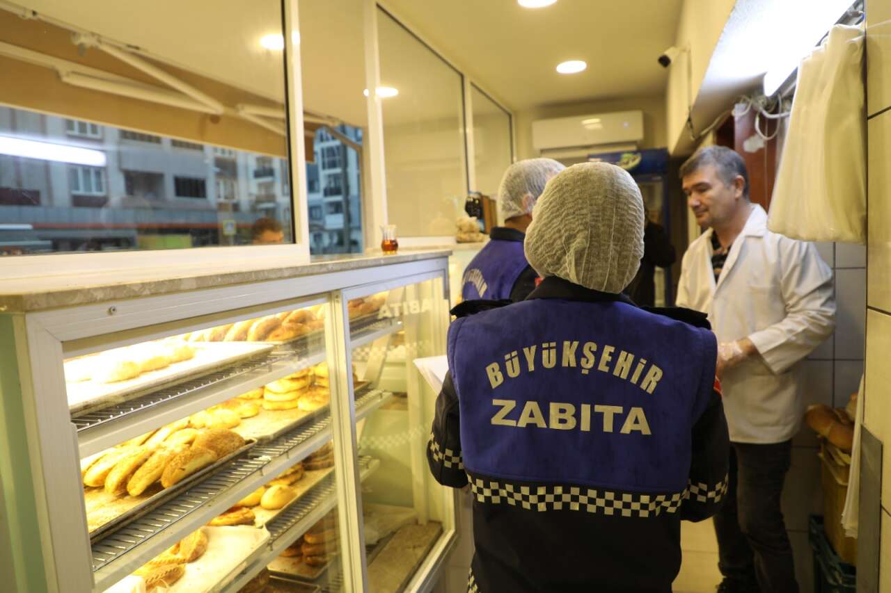 Menteşe’de Zabıta Ekiplerinden Gıda Denetimi 5